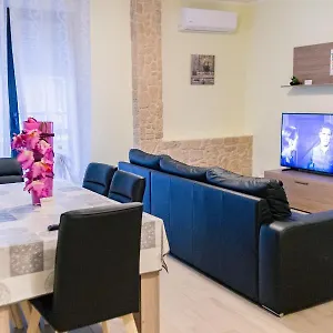https://like-at-home.in-sardinia.net